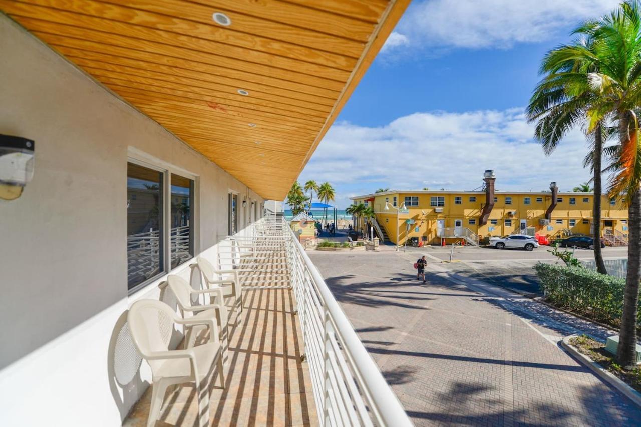 Fantastic 1 Bedroom With Pool Steps From The Beach #43 Hollywood Esterno foto