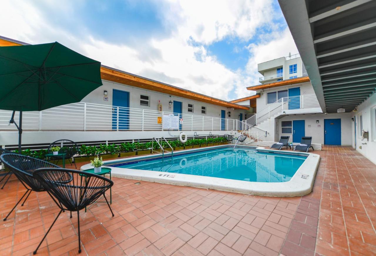 Fantastic 1 Bedroom With Pool Steps From The Beach #43 Hollywood Esterno foto